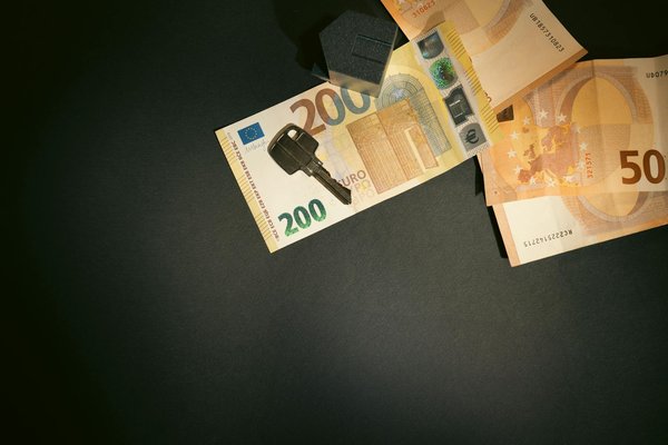 What are the implications of 5G technology in the UK?